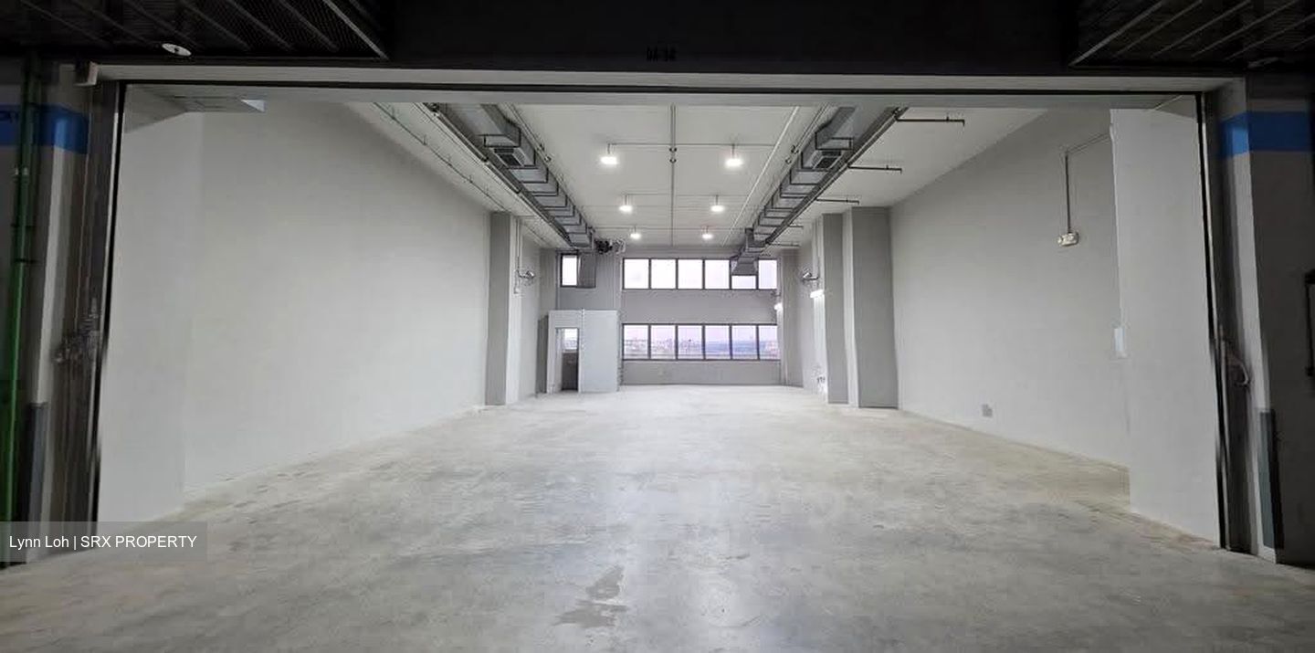 Carros Centre (D25), Factory #611009081